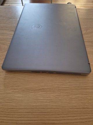 Portátil MSI Creator Z17 HX Studio i9