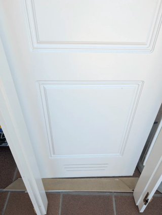 Puerta interior lacada blanca con marco