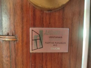 Puerta plegable de madera natural. Hasta el 19/06!