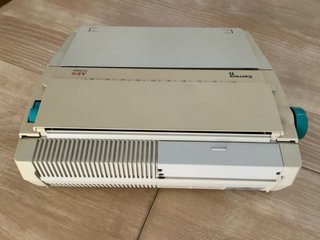 Maquina de escribir eléctrica AEG-Olympia