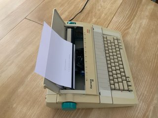 Maquina de escribir eléctrica AEG-Olympia