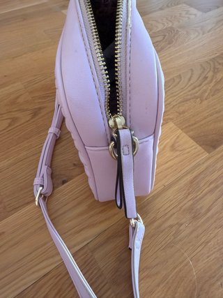 Bolso de hombro Guess lila
