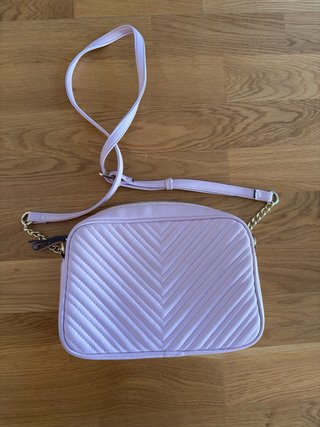 Bolso de hombro Guess lila