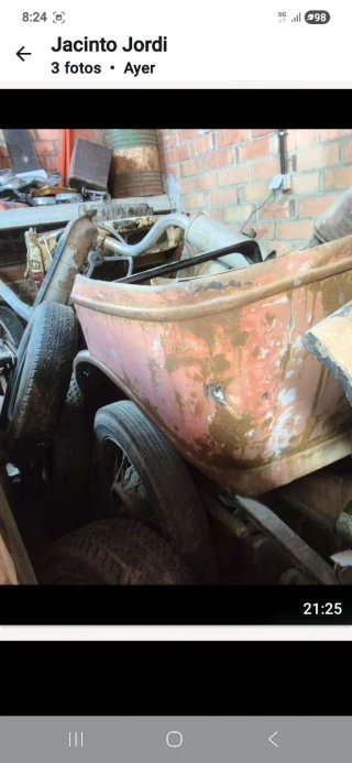 Coche clásico para restaurar
