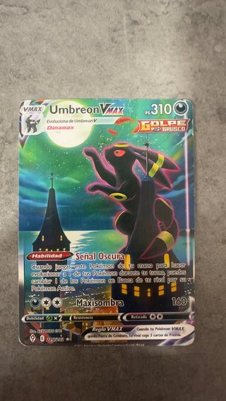 Carta Umbreon VMAX - 215/203 - Pokémon Cielos