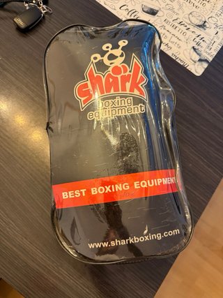 Guantes de boxeo Shark 18oz