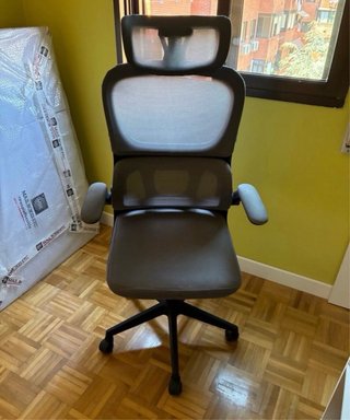 Silla ergonómica gris