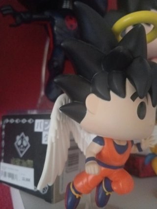 Funko Pop Goku con Alas y Aureola