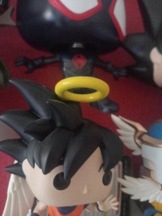 Funko Pop Goku con Alas y Aureola