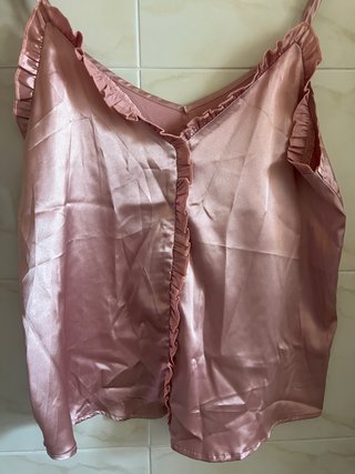 Camiseta tirantes rosa con volantes