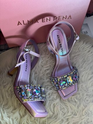 Sandalias Alma en Pena Tacon Morado/Plata