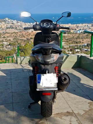 Piaggio gris automática