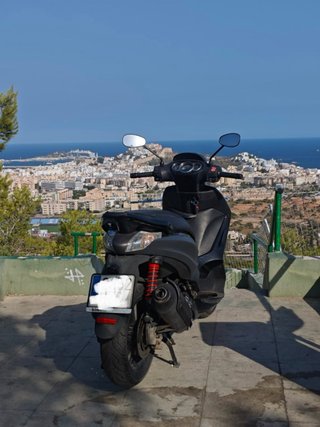 Piaggio gris automática