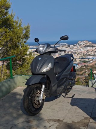 Piaggio gris automática
