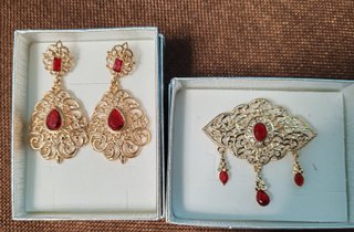 Conjunto Baturra Regional: Pendientes y Broche