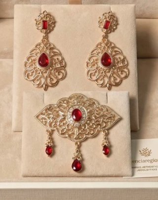 Conjunto Baturra Regional: Pendientes y Broche