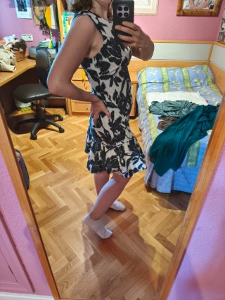 Vestido Rinascimento floral negro y blanco Talla M