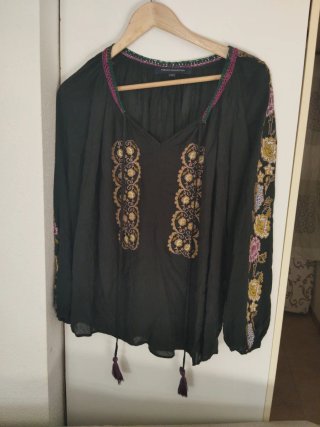 Blusa French Connection Negra Bordada