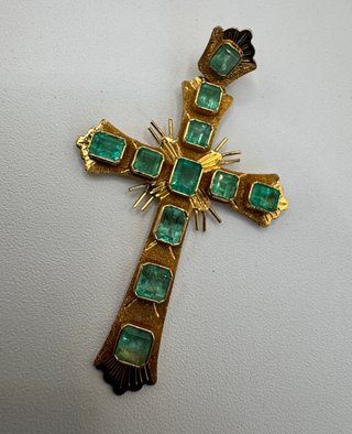 Colgante oro 18 kt esmeraldas