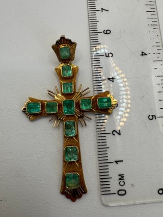 Colgante oro 18 kt esmeraldas