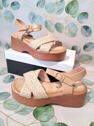 Sandalias cuña doble suela beige y marrón