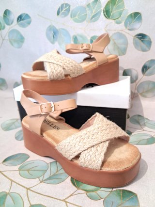 Sandalias cuña doble suela beige y marrón