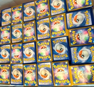 Cartas Pokémon originales por KG