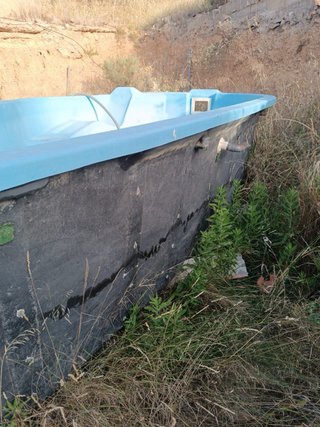 Piscina de poliéster enterrada