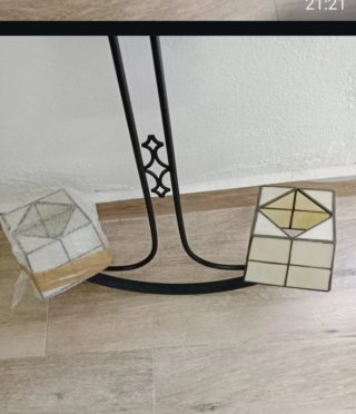 Lámpara de metal y cristal