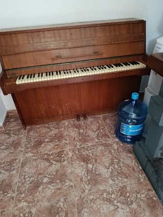 Piano vertical made