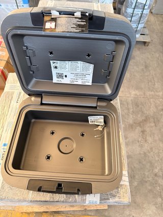 CAJA DE SEGURIDAD IGNÍFUGA Y RESISTENTE AL AGUA