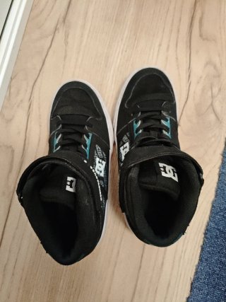 Zapatillas DC niño talla 36.