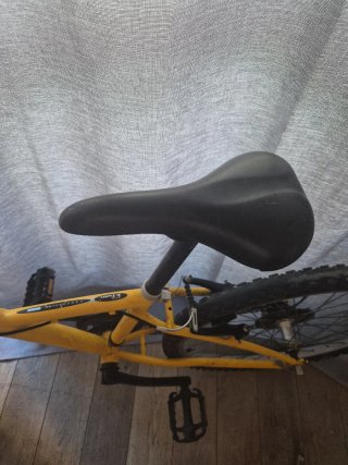 Bicicleta Decathlon Amarilla