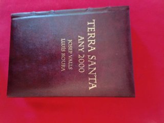 Libro con estuche.Tierra santa 2000.