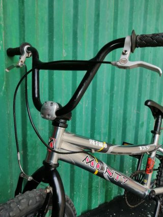 Bicicleta BMX Monty Plata