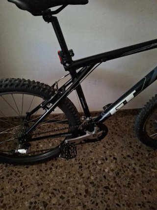 Bicicleta Montaña GT Negra
