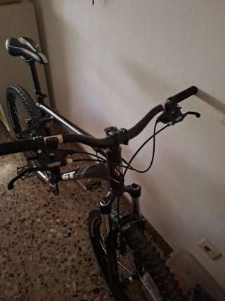 Bicicleta Montaña GT Negra