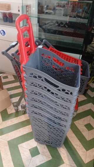 4 Carritos Compra + 7 Cestas Plástico