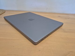 MacBook Pro 16 2023