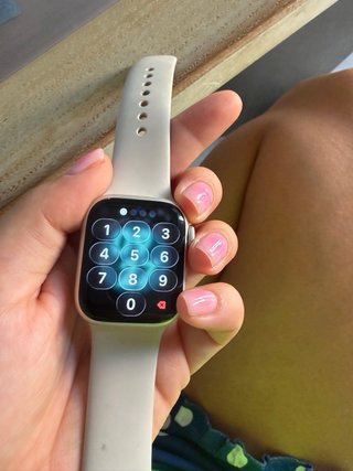 Apple Watch Series 8 GPS 41mm Plata