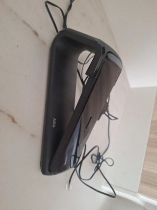 Teléfono Negro con Base y Cargador
