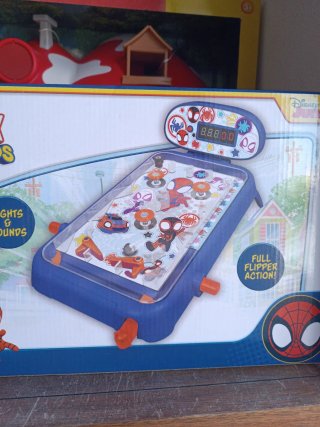 Super Pinball Spidey Marvel Friends