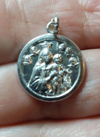 Medallas de la Virgen del Carmen de Plata de Ley
