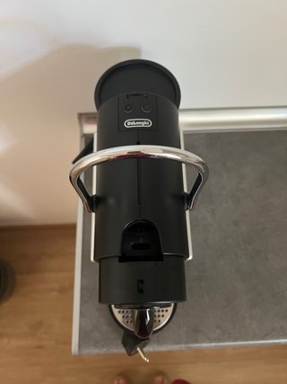 Cafetera Nespresso Delonghi