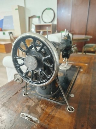 Máquina de coser Wertheim vintage