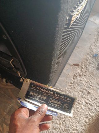 Altavoz Behringer Ultrabass BX4210A