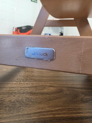 Trona infantil de madera