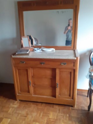 Comò del '900 in legno e marmo