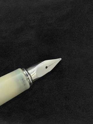 Pluma Aurora Hastil Vintage 14K