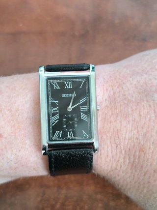 Reloj Seiko Tank Negro